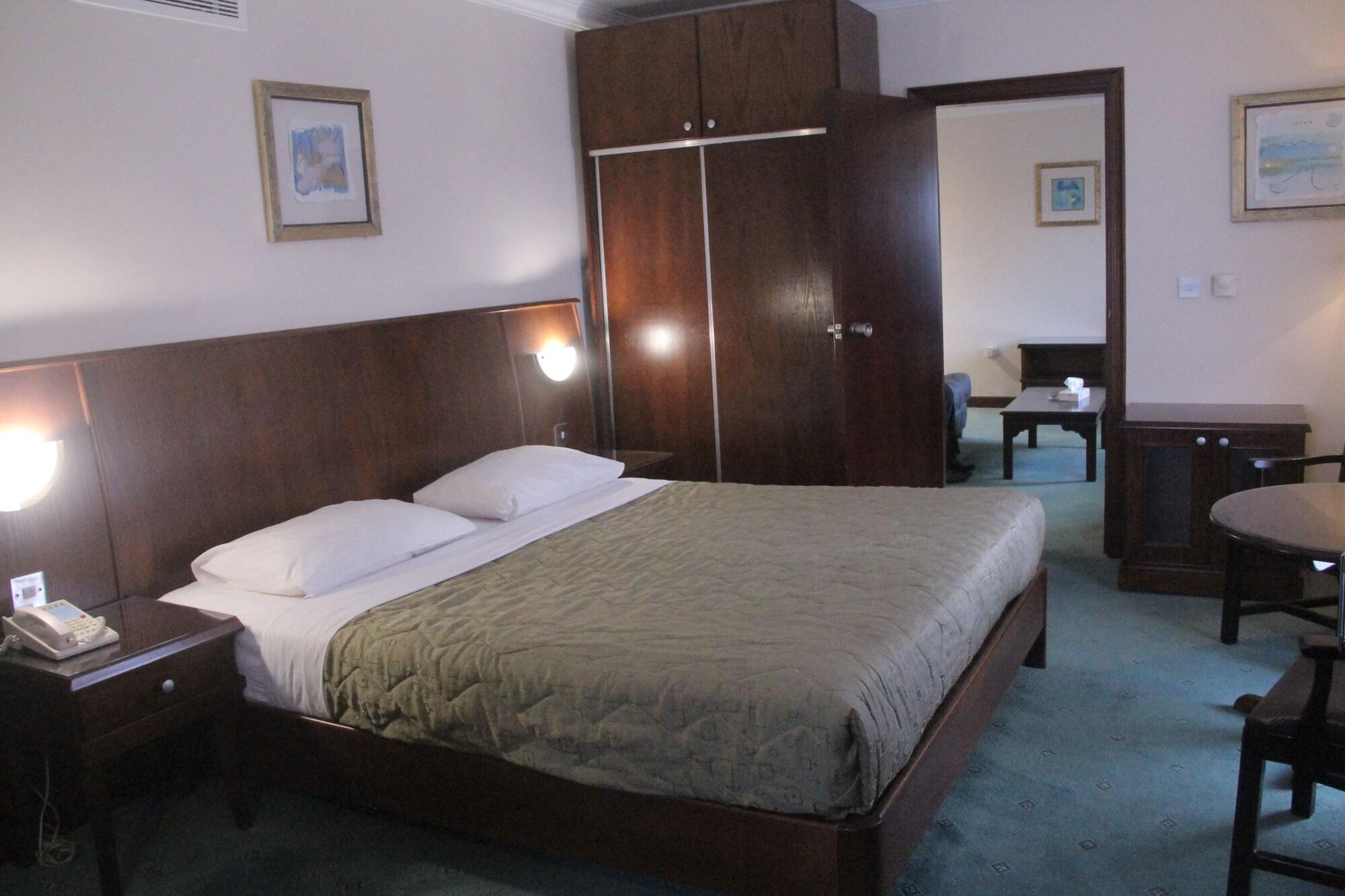 Le Vendome Hotel Amman Ngoại thất bức ảnh