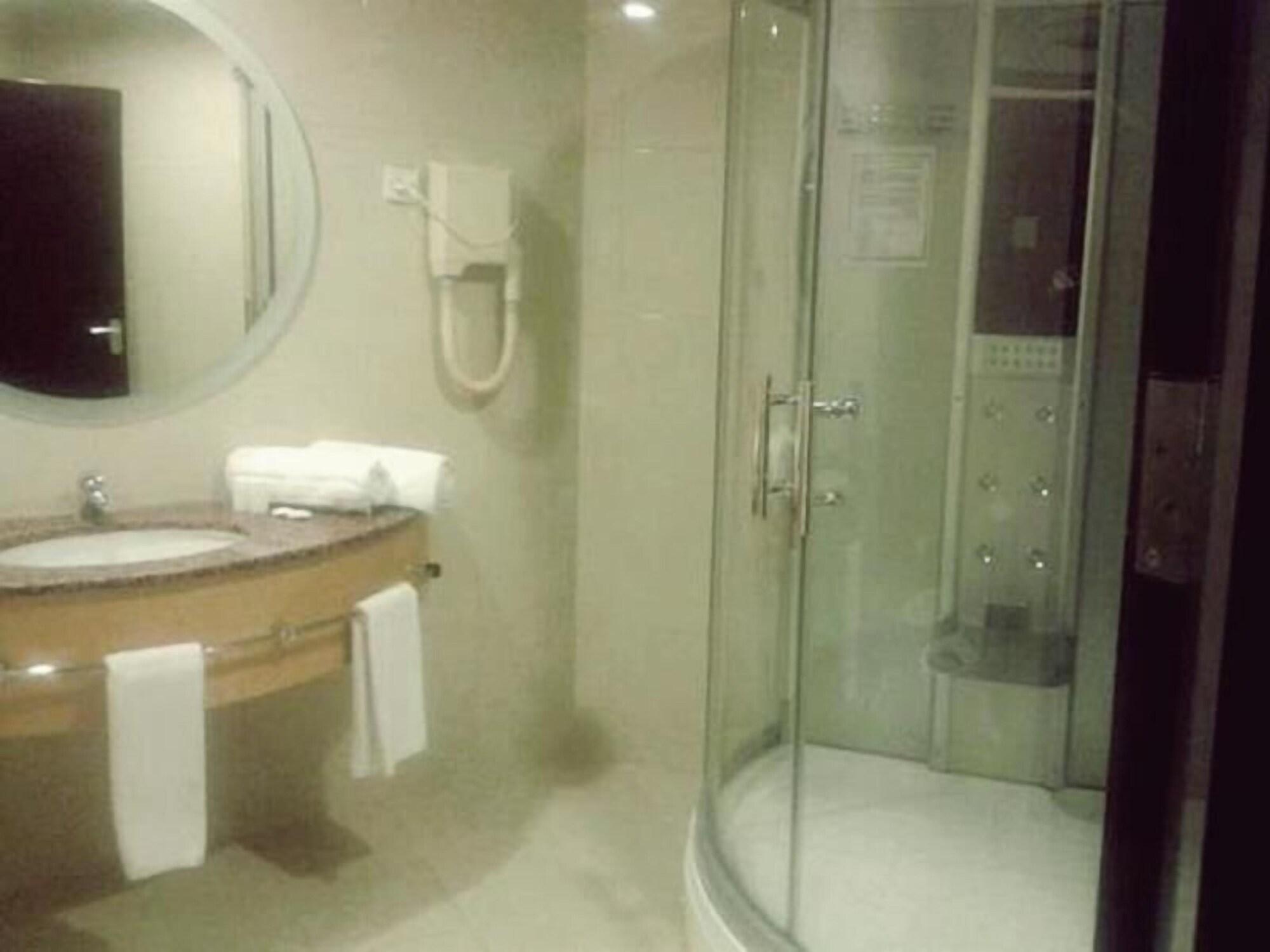 Le Vendome Hotel Amman Ngoại thất bức ảnh