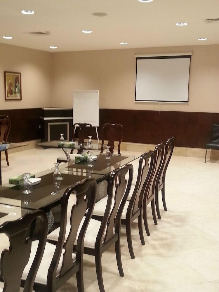 Le Vendome Hotel Amman Ngoại thất bức ảnh