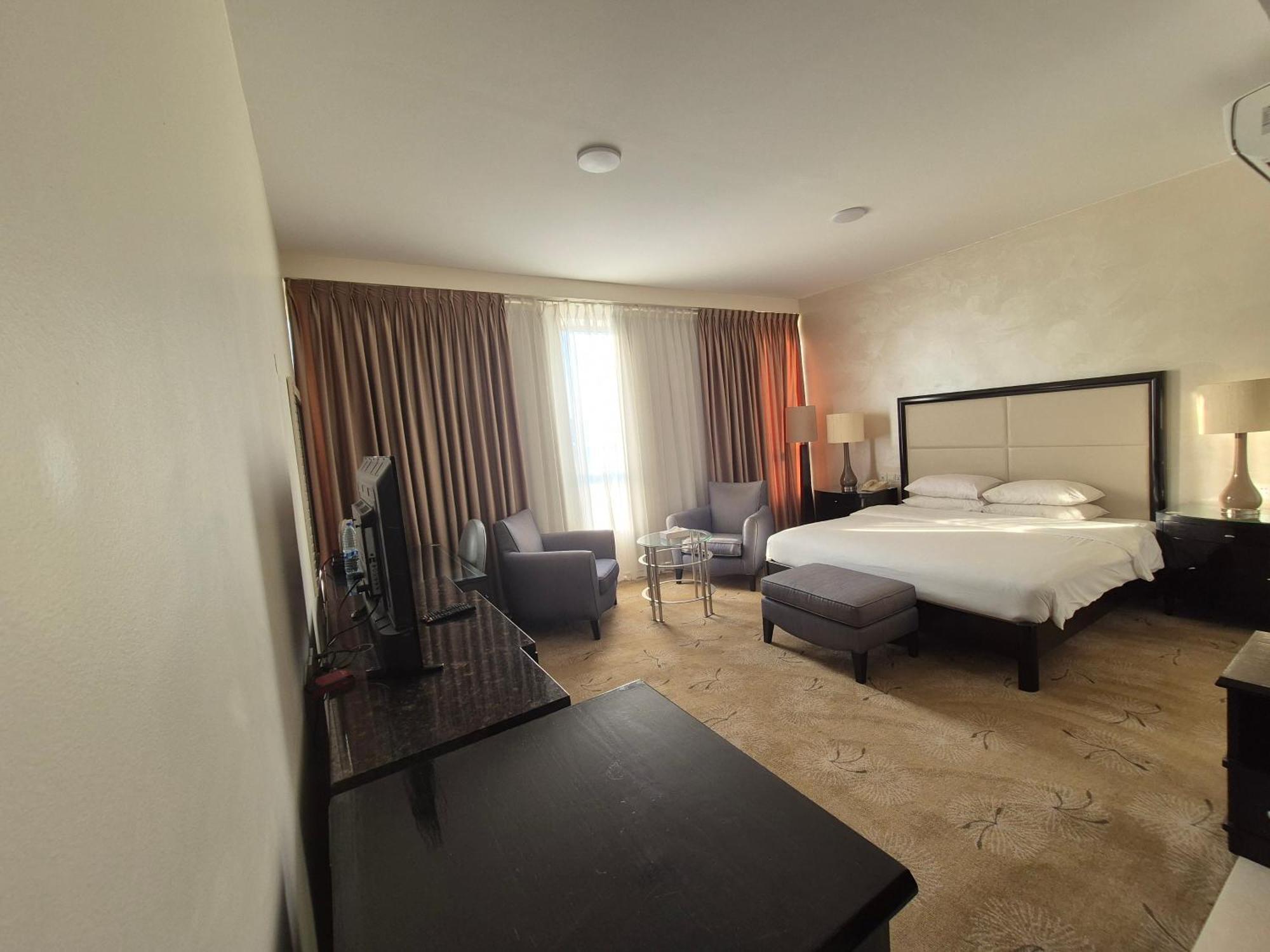 Le Vendome Hotel Amman Ngoại thất bức ảnh